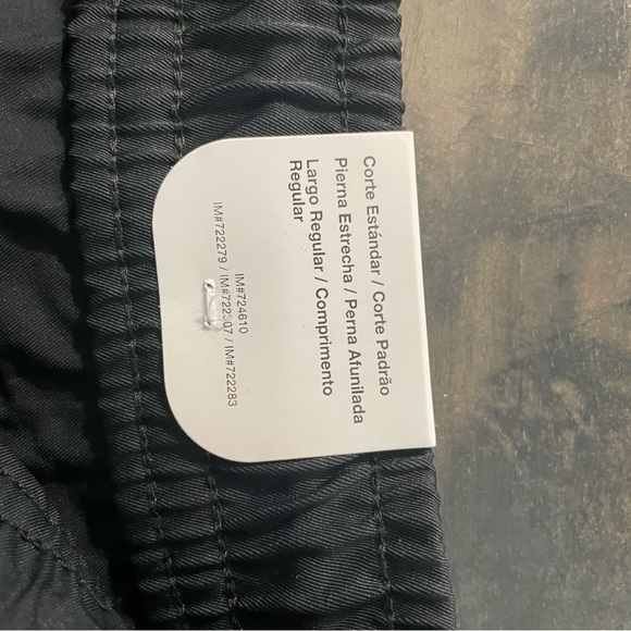 Nike Men's Sportswear Tech Essentials Unlined Commuter Pants - Picture 8 of 10